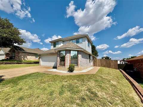 421 Birchwood Lane, Fort Worth, TX 76108