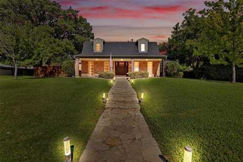 3712 Summercrest Drive, Fort Worth, TX 76109