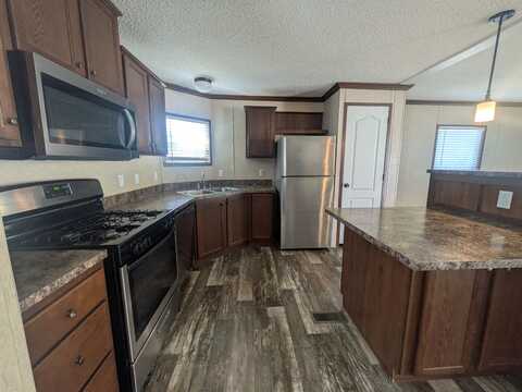 93 Arizona, Belleville, MI 48111