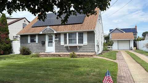 22 Moore, Bethpage, NY 11714