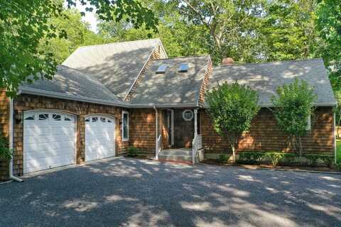 138A Montauk Highway, Westhampton, NY 11977