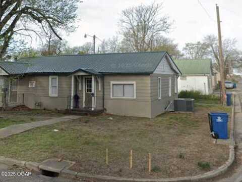1302 S Iowa Avenue, Joplin, MO 64801