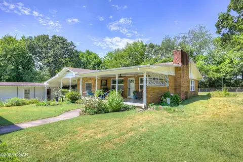 1061 Burr Crossing Road, Neosho, MO 64850