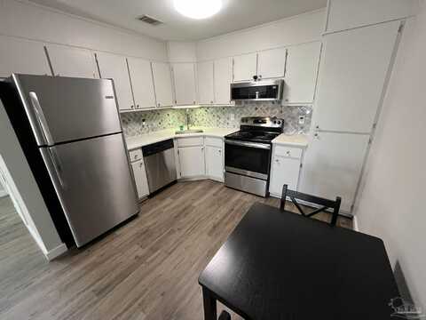 1271 Redwood Ln, Gulf Breeze, FL 32563