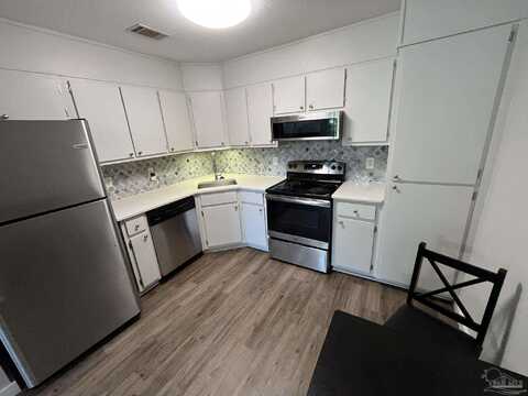 1271 Redwood Ln, Gulf Breeze, FL 32563