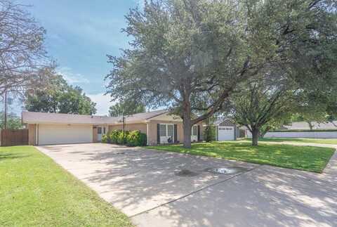 2602 Spartan Dr, Midland, TX 79705