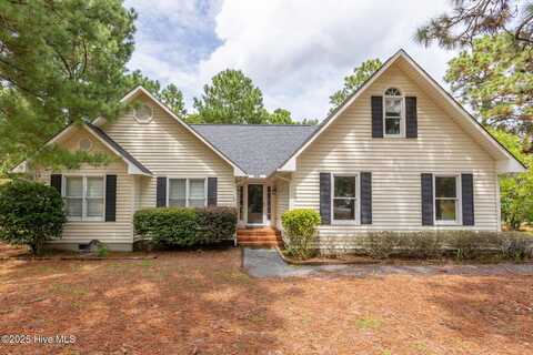 102 Seminole Court, West End, NC 27376