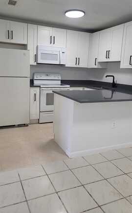 6882 NW 173rd Dr, Hialeah, FL 33015