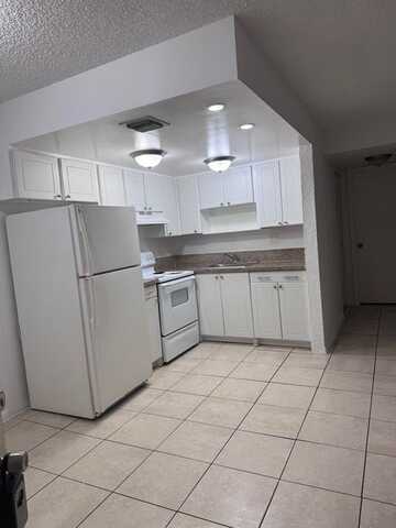 6001 NW 7th St, Margate, FL 33063