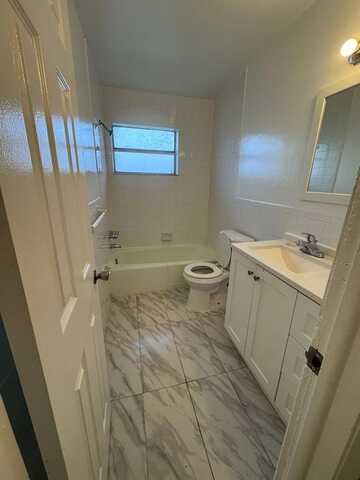 5831 SW 36th Ct, Davie, FL 33314