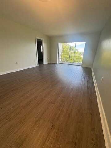 8600 Sunrise Lakes Blvd, Sunrise, FL 33322