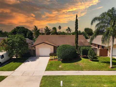 3291 SW 4th St, Deerfield Beach, FL 33442