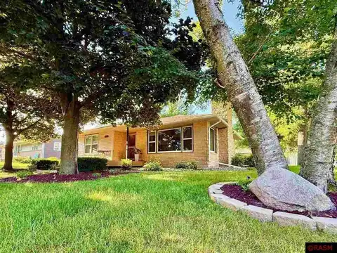 702 E Humphrey Street, Lake Crystal, MN 56055