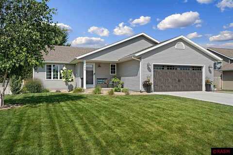904 10th St SE, Waseca, MN 56093
