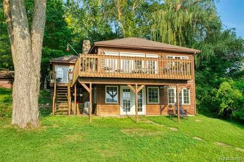 6304 Appleton Drive, Brighton, MI 48116