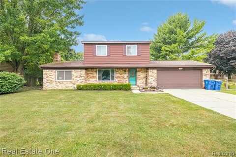 2899 Airport Road, Waterford, MI 48329