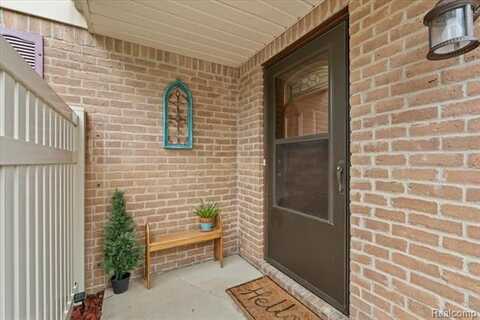 61260 Greenwood Drive, South Lyon, MI 48178