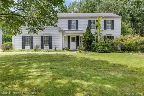 5495 Kingsfield Drive, West Bloomfield, MI 48322