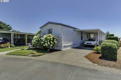 4155 NE THREE MILE LN, McMinnville, OR 97128