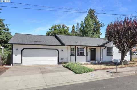 580 GRANT AVE, Cottage Grove, OR 97424