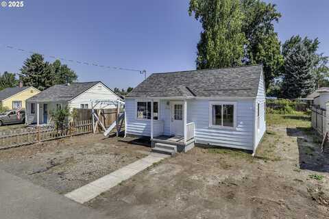 9508 NE GERTZ CIR, Portland, OR 97211