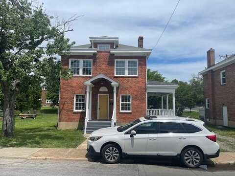 27 W Clay ST, Salem, VA 24153