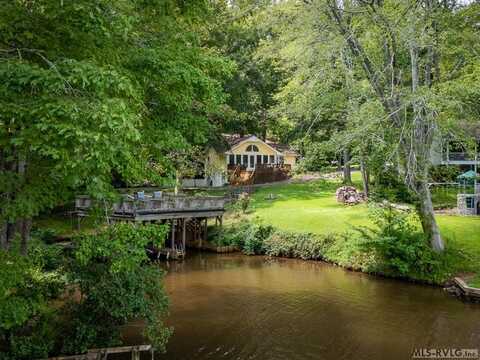 646 Dogwood Drive, Bracey, VA 23919