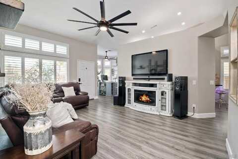 3358 Lake Circle Dr, Fallbrook, CA 92028