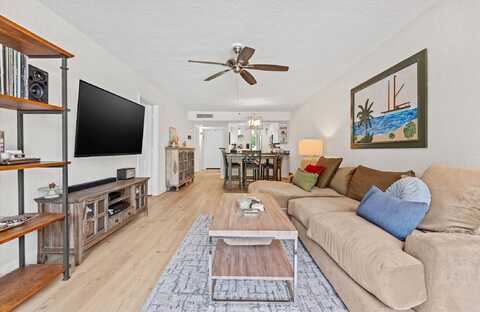 21 Royal Palm Way, Boca Raton, FL 33432