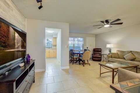 160 NE 8th Avenue, Hallandale Beach, FL 33009