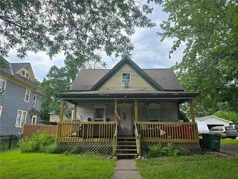 121 S 4th Street, River Falls, WI 54022
