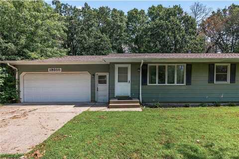 19355 University Avenue, East Bethel, MN 55011