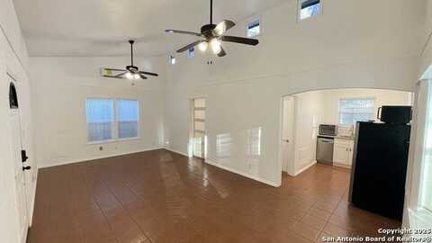 1207 ELM GROVE RD, Seguin, TX 78155