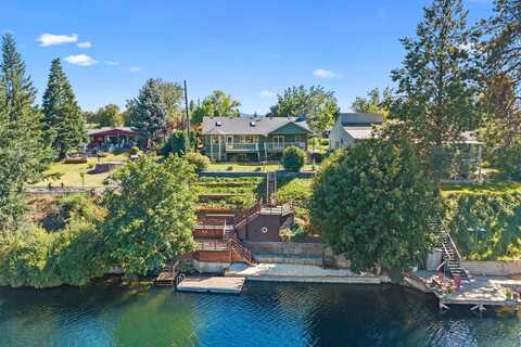 8423 E South Riverway Ave, Millwood, WA 99212