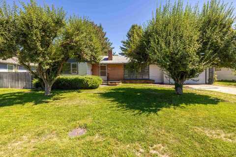 2822 N Stout Rd, Millwood, WA 99206