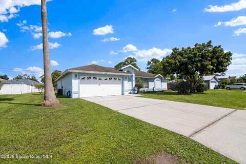701 Dinner Street NE, Palm Bay, FL 32907