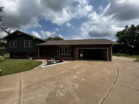 7 ROLLING HILLS CT, Newton, KS 67114