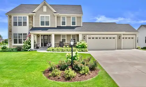 W222n4700 Seven Oaks Drive, Pewaukee, WI 53072