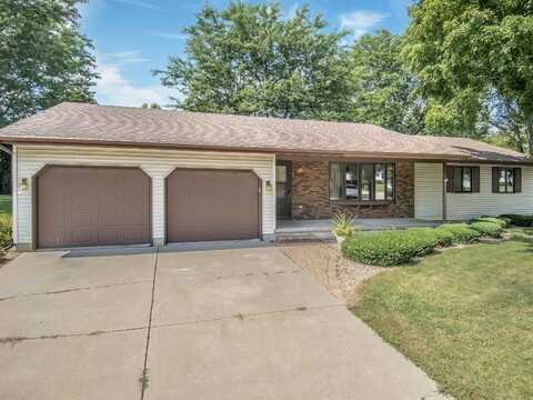 1003 S Holiday Drive, Waunakee, WI 53597