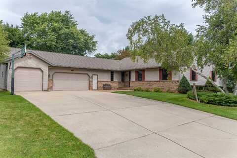 106 Wildwood Drive, Columbus, WI 53925