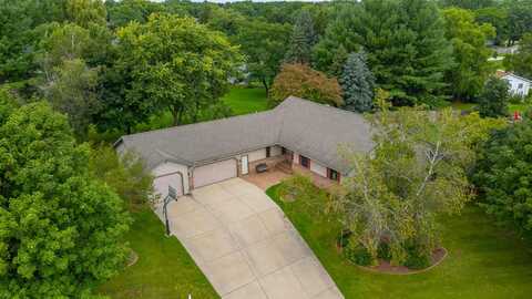106 Wildwood Drive, Columbus, WI 53925
