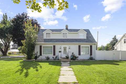 802 MacArthur Drive, Beaver Dam, WI 53916