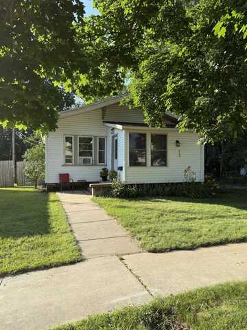 609 E Conant Street, Portage, WI 53901