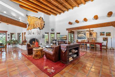 827 Viejo Rastro, Santa Fe, NM 87505