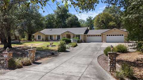 13320 Fernie Way, Redding, CA 96003