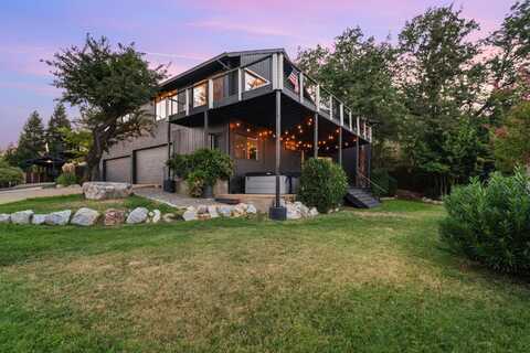3357 Oakwood Place, Redding, CA 96001