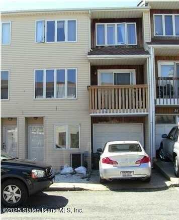 24 Challenger Drive, Staten Island, NY 10312