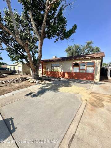 1605 N COCHITI Avenue, Farmington, NM 87401