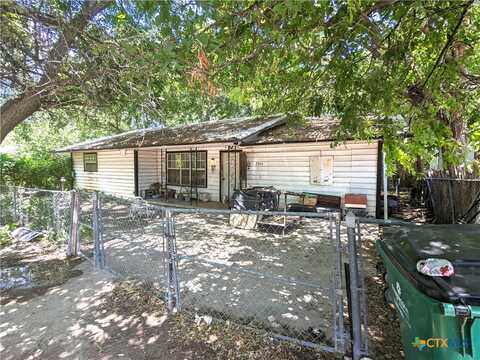 204 W Cedar Street, Lometa, TX 76853