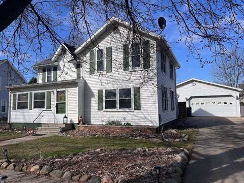 323 N Madison, Perry, MI 48872